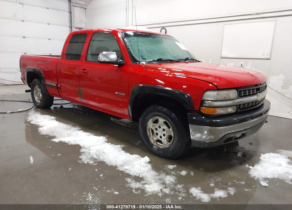 2002 CHEVROLET SILVERADO 1500 LS VIN: 2GCEK19T321221361