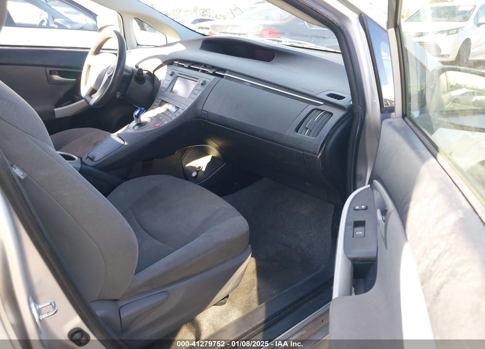 2015 TOYOTA PRIUS VIN: JTDKN3DU7F1945359