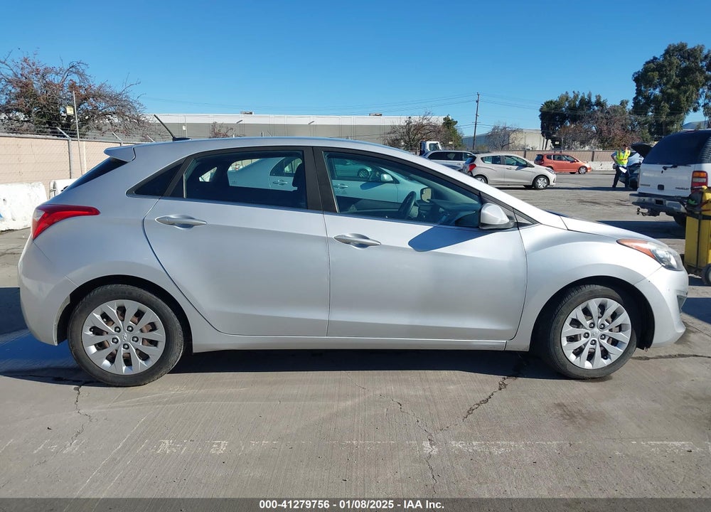 2017 HYUNDAI ELANTRA GT VIN: KMHD35LH8HU380924