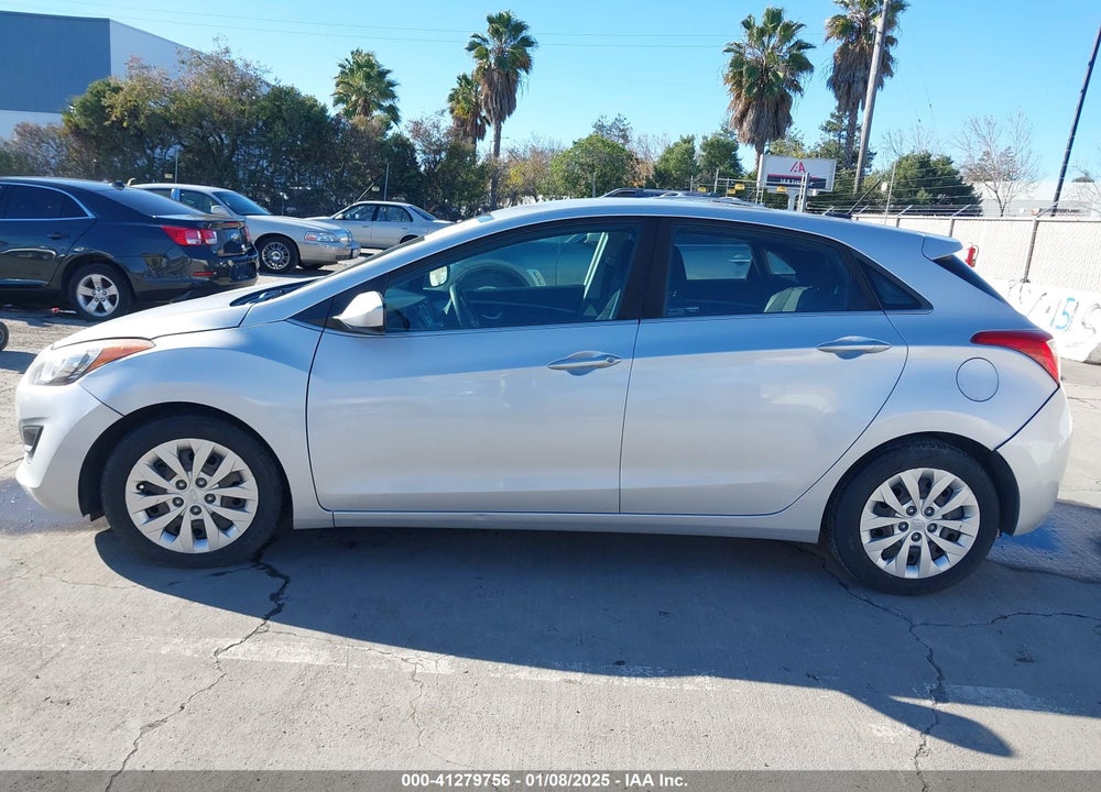 2017 HYUNDAI ELANTRA GT VIN: KMHD35LH8HU380924
