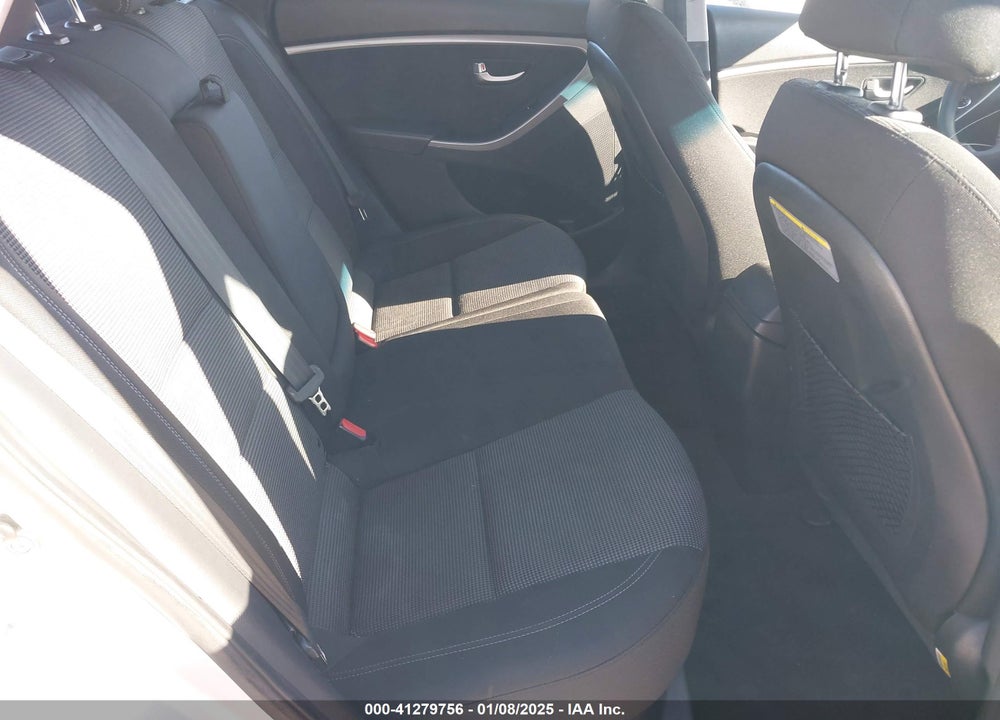 2017 HYUNDAI ELANTRA GT VIN: KMHD35LH8HU380924
