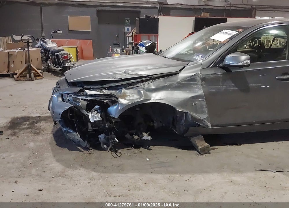 2015 INFINITI Q50 VIN: JN1BV7AR4FM412748