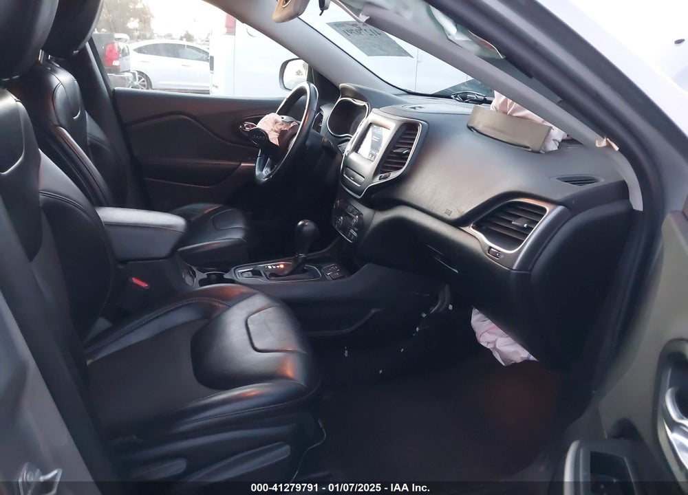 2019 JEEP CHEROKEE LATITUDE PLUS FWD VIN: 1C4PJLLB6KD186763