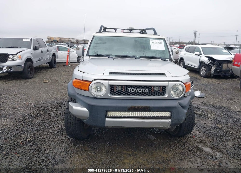 2007 TOYOTA FJ CRUISER VIN: JTEBU11F370069583