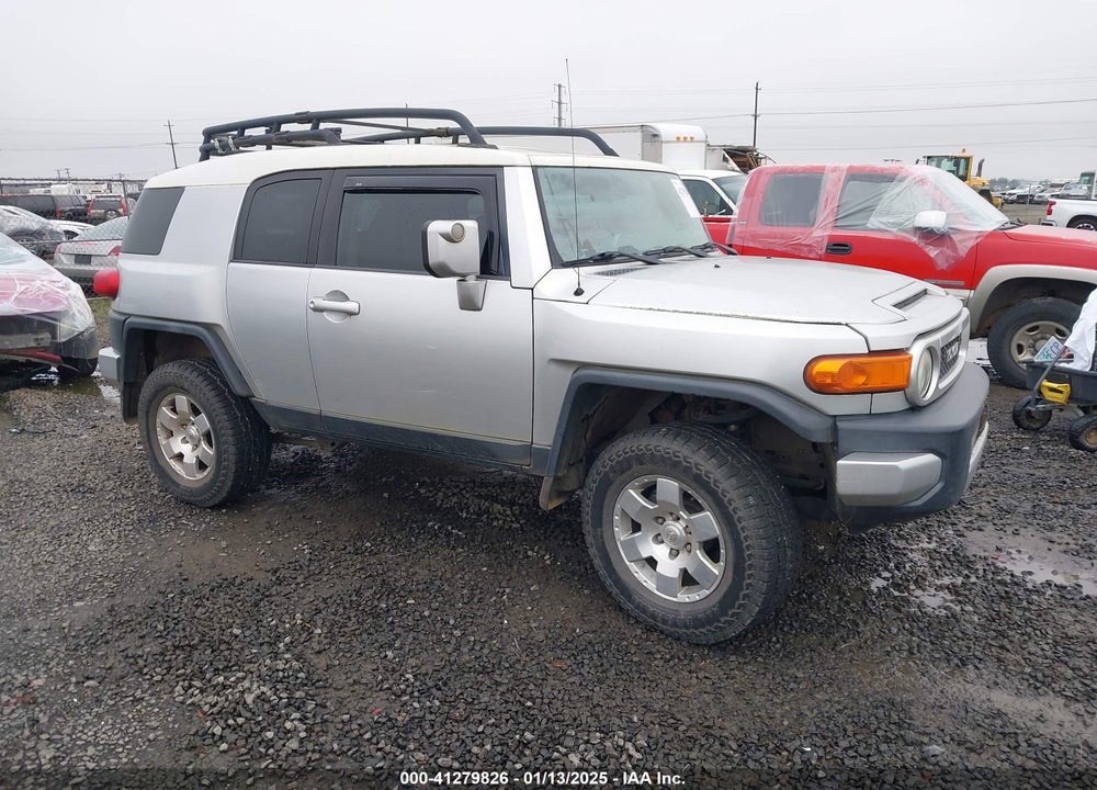 2007 TOYOTA FJ CRUISER VIN: JTEBU11F370069583