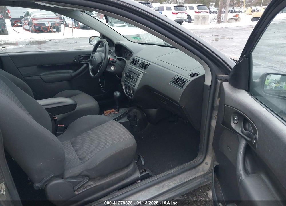 2005 FORD FOCUS ZX3 VIN: 3FAFP31N65R111473