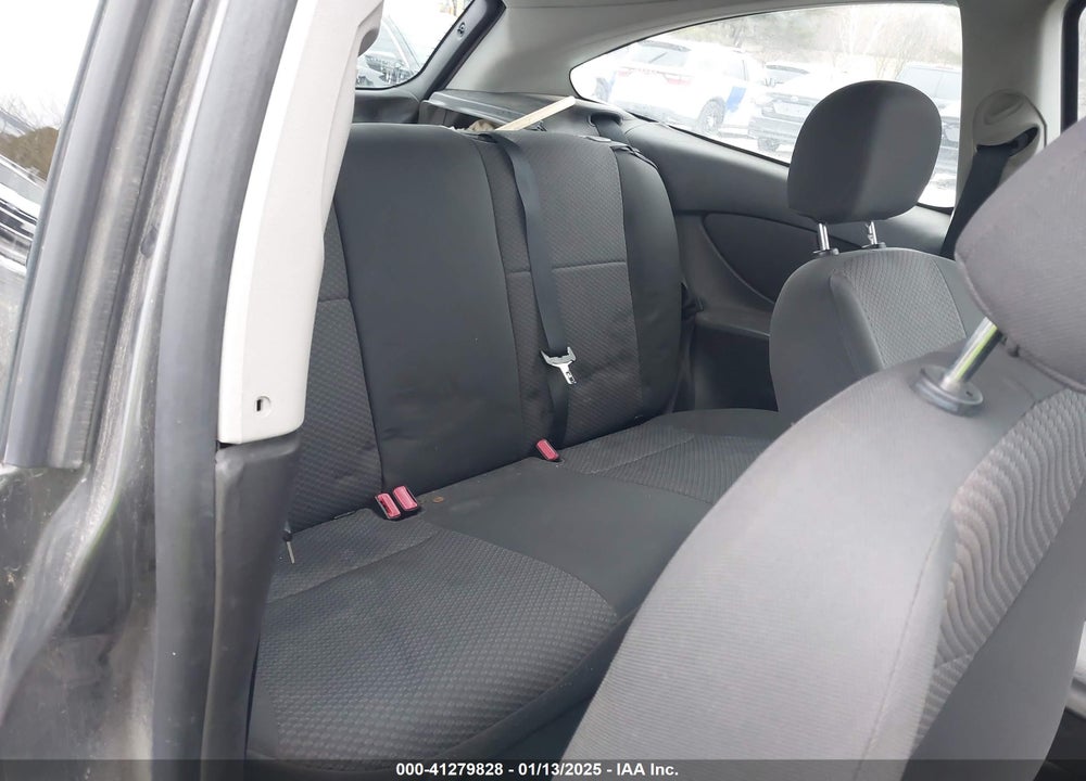 2005 FORD FOCUS ZX3 VIN: 3FAFP31N65R111473