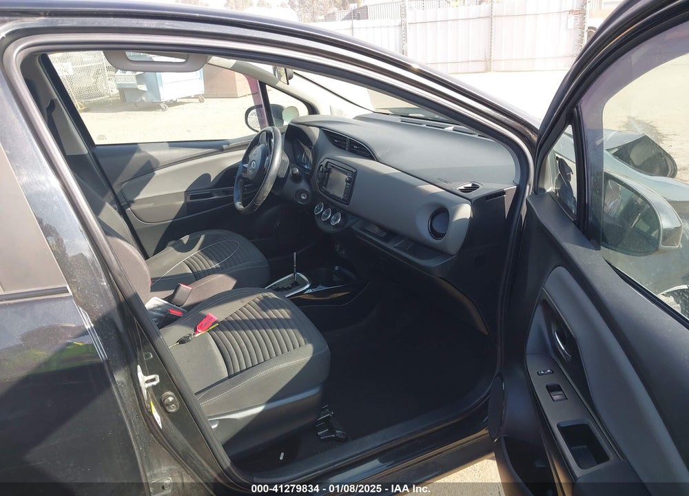 2015 TOYOTA YARIS SE VIN: VNKKTUD34FA015817