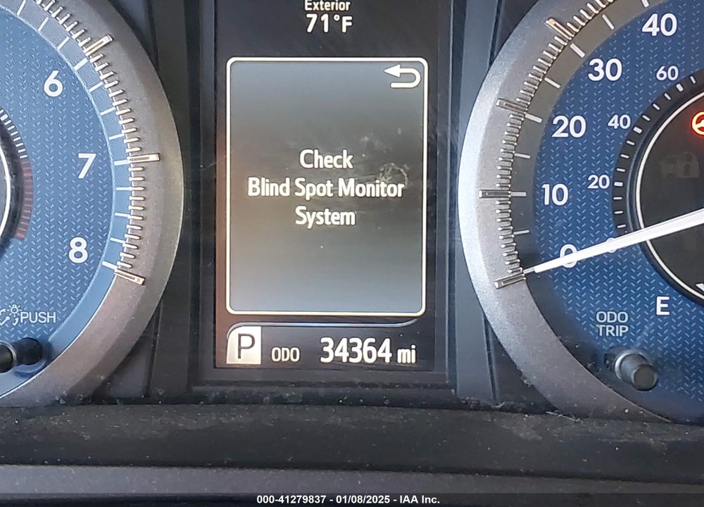 2017 TOYOTA SIENNA XLE 8 PASSENGER VIN: 5TDYZ3DC4HS870017