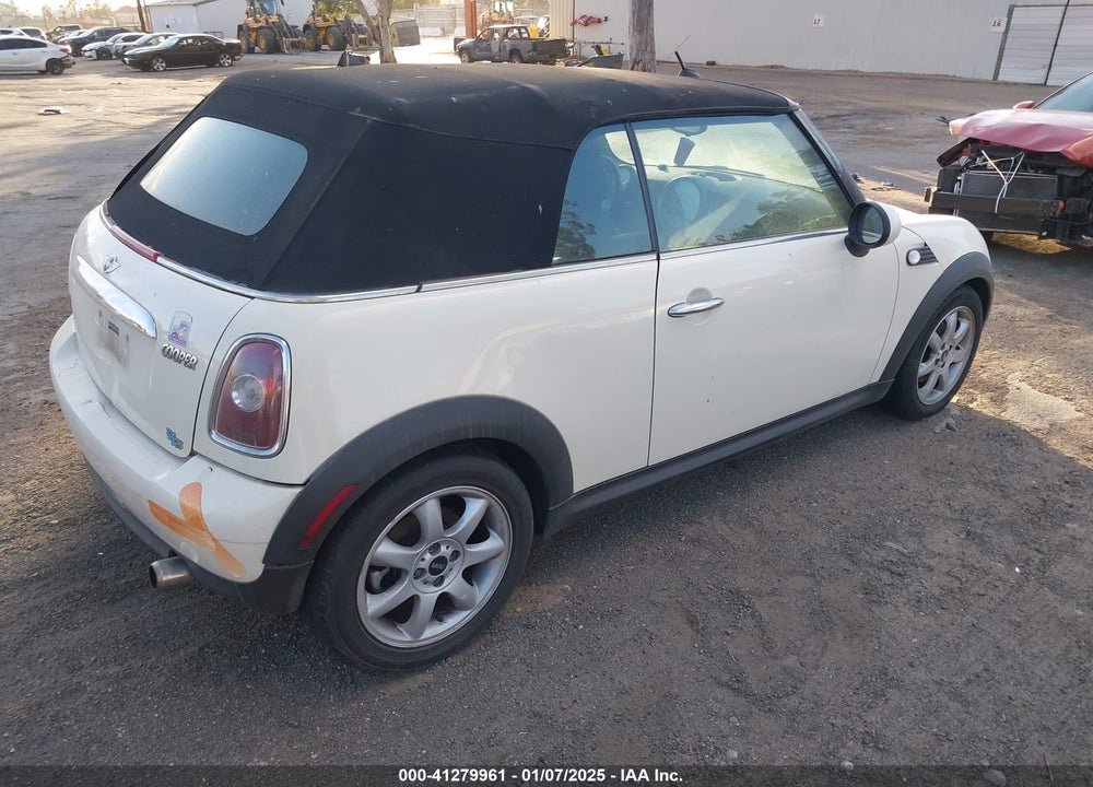 2009 MINI COOPER VIN: WMWMR33579TU95953