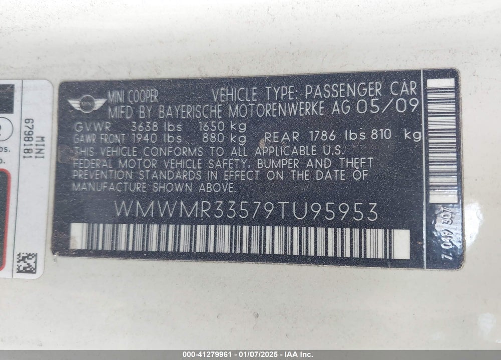 2009 MINI COOPER VIN: WMWMR33579TU95953