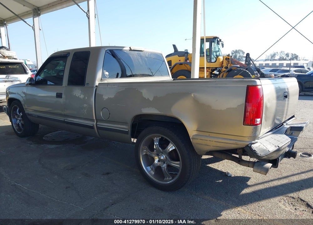 1999 CHEVROLET C1500 LS VIN: 1GCEC19R9XR147542