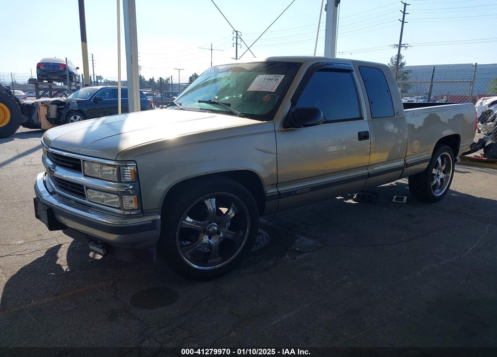 1999 CHEVROLET C1500 LS VIN: 1GCEC19R9XR147542