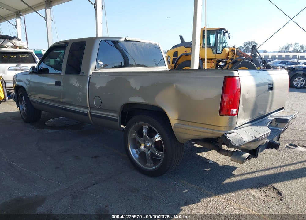 1999 CHEVROLET C1500 LS VIN: 1GCEC19R9XR147542