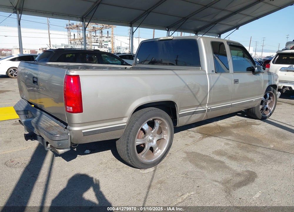 1999 CHEVROLET C1500 LS VIN: 1GCEC19R9XR147542