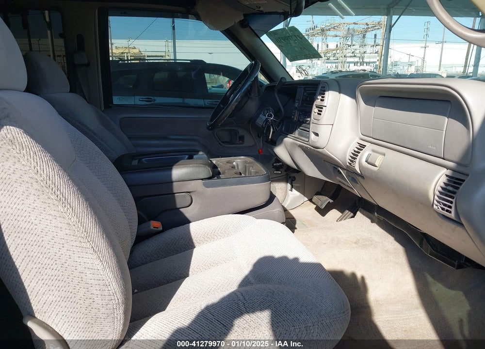 1999 CHEVROLET C1500 LS VIN: 1GCEC19R9XR147542
