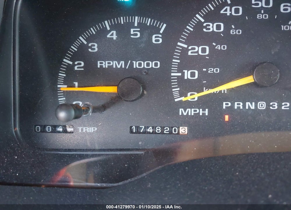 1999 CHEVROLET C1500 LS VIN: 1GCEC19R9XR147542
