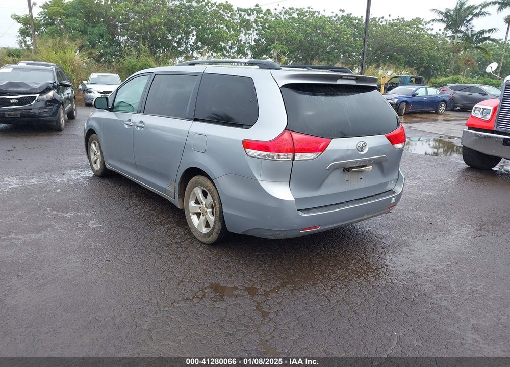 2013 TOYOTA SIENNA LE V6 7 PASSENGER AUTO ACCESS SEAT/LE V6 8 PASSENGER VIN: 5TDKK3DC1DS357909