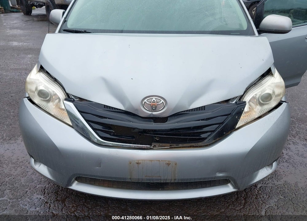 2013 TOYOTA SIENNA LE V6 7 PASSENGER AUTO ACCESS SEAT/LE V6 8 PASSENGER VIN: 5TDKK3DC1DS357909