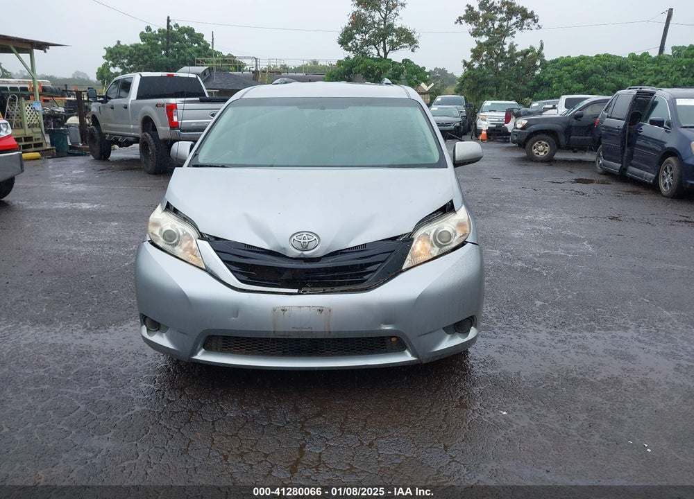 2013 TOYOTA SIENNA LE V6 7 PASSENGER AUTO ACCESS SEAT/LE V6 8 PASSENGER VIN: 5TDKK3DC1DS357909