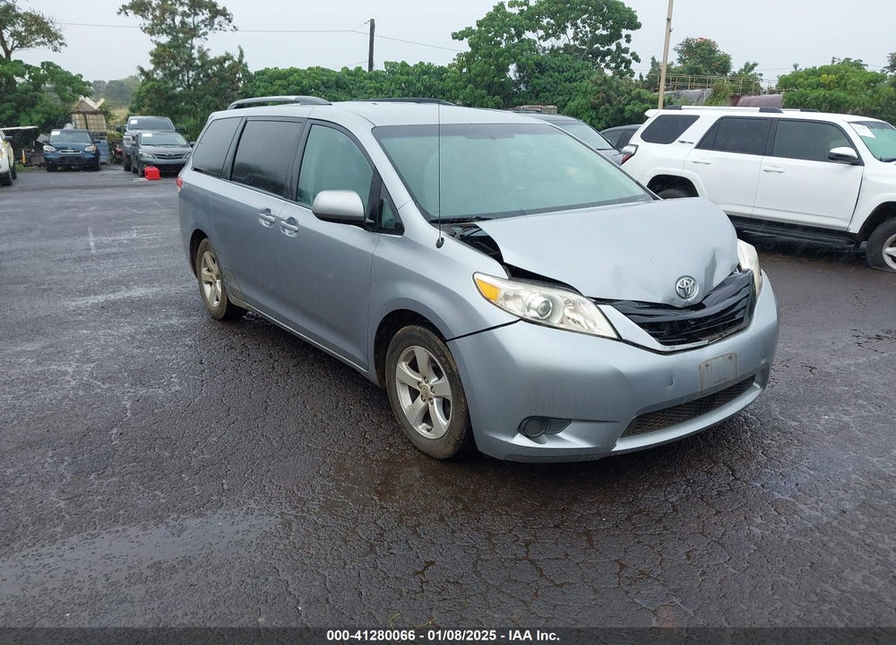 2013 TOYOTA SIENNA LE V6 7 PASSENGER AUTO ACCESS SEAT/LE V6 8 PASSENGER VIN: 5TDKK3DC1DS357909