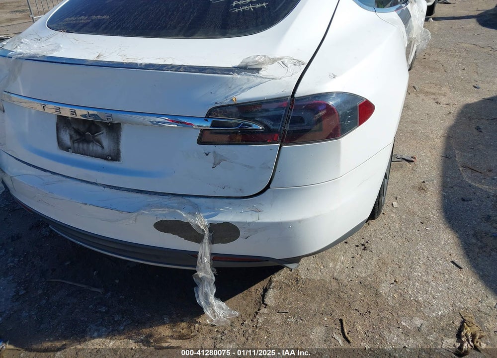 2014 TESLA MODEL S VIN: 5YJSA1H18EFP31678