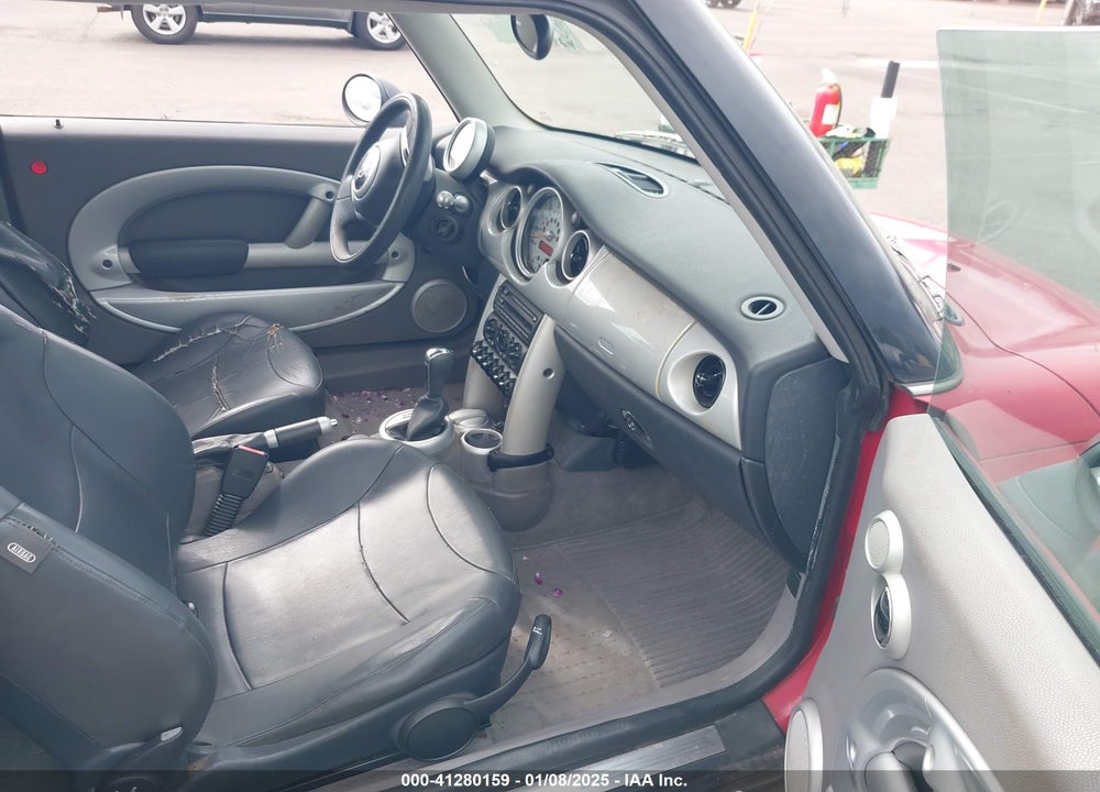2003 MINI COOPER VIN: WMWRC33403TE17040