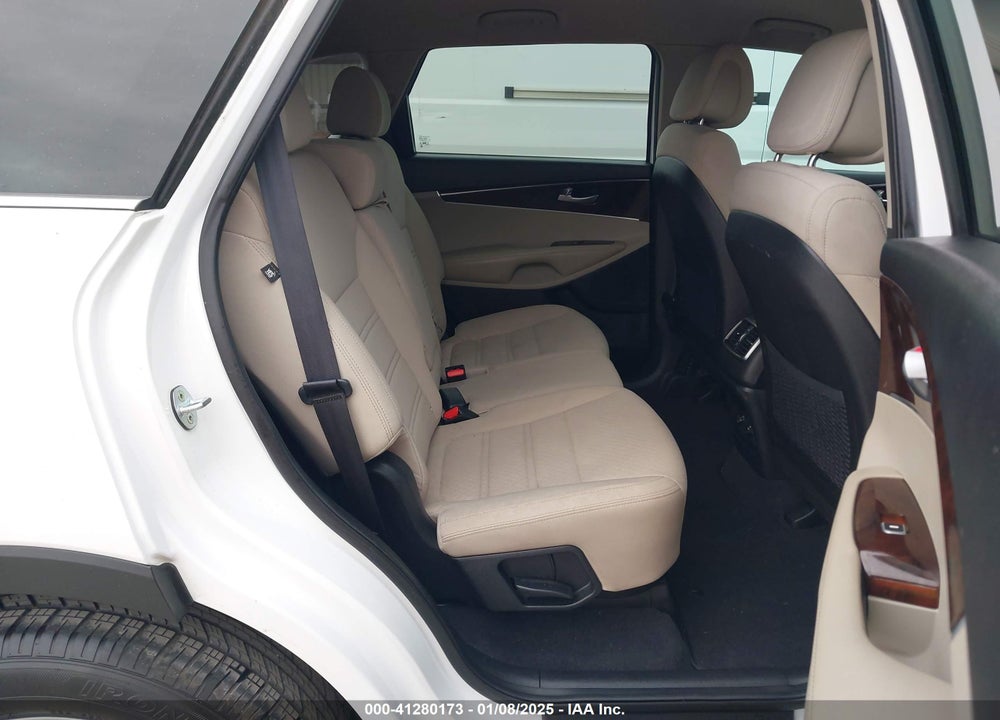 2016 KIA SORENTO 3.3L LX VIN: 5XYPG4A55GG012290