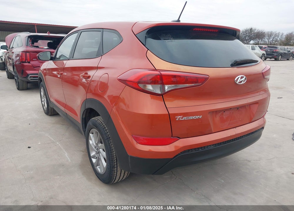 2016 HYUNDAI TUCSON SE VIN: KM8J23A47GU132172