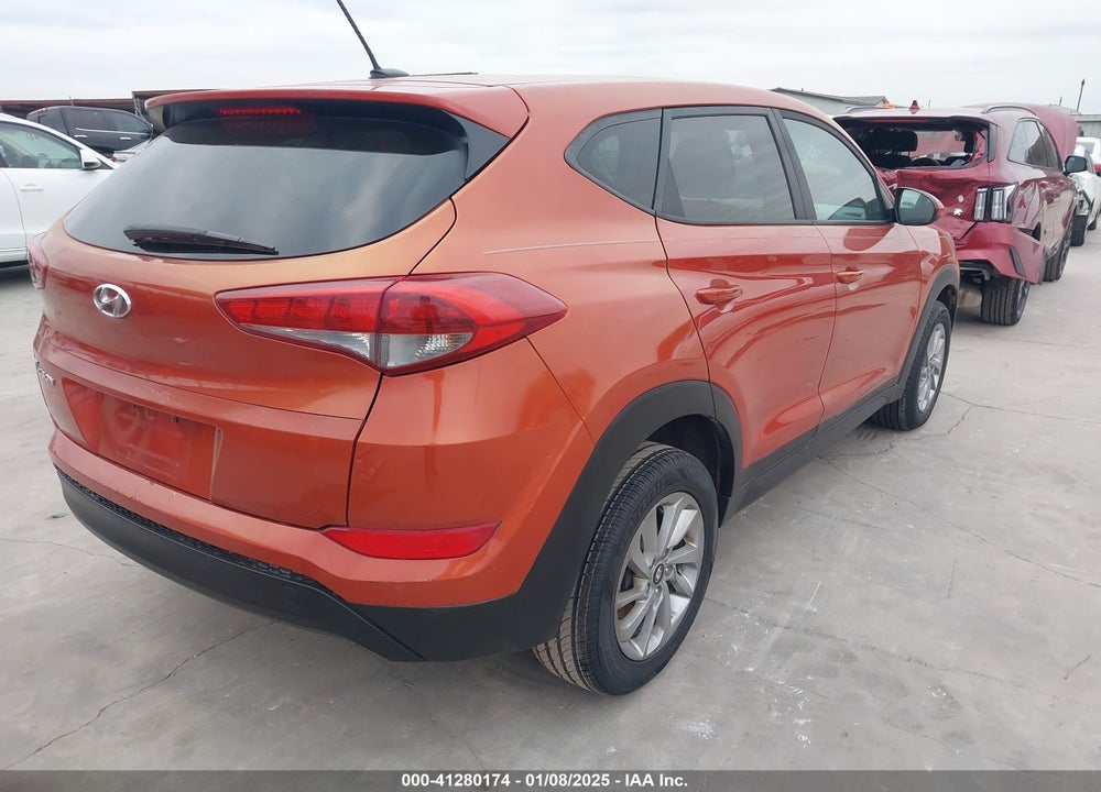 2016 HYUNDAI TUCSON SE VIN: KM8J23A47GU132172