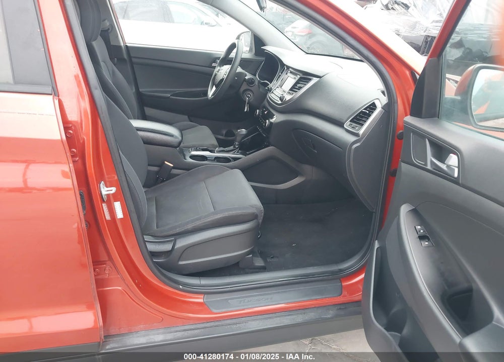 2016 HYUNDAI TUCSON SE VIN: KM8J23A47GU132172