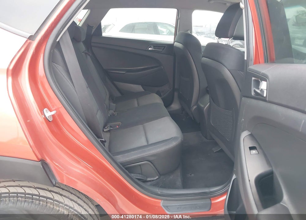 2016 HYUNDAI TUCSON SE VIN: KM8J23A47GU132172