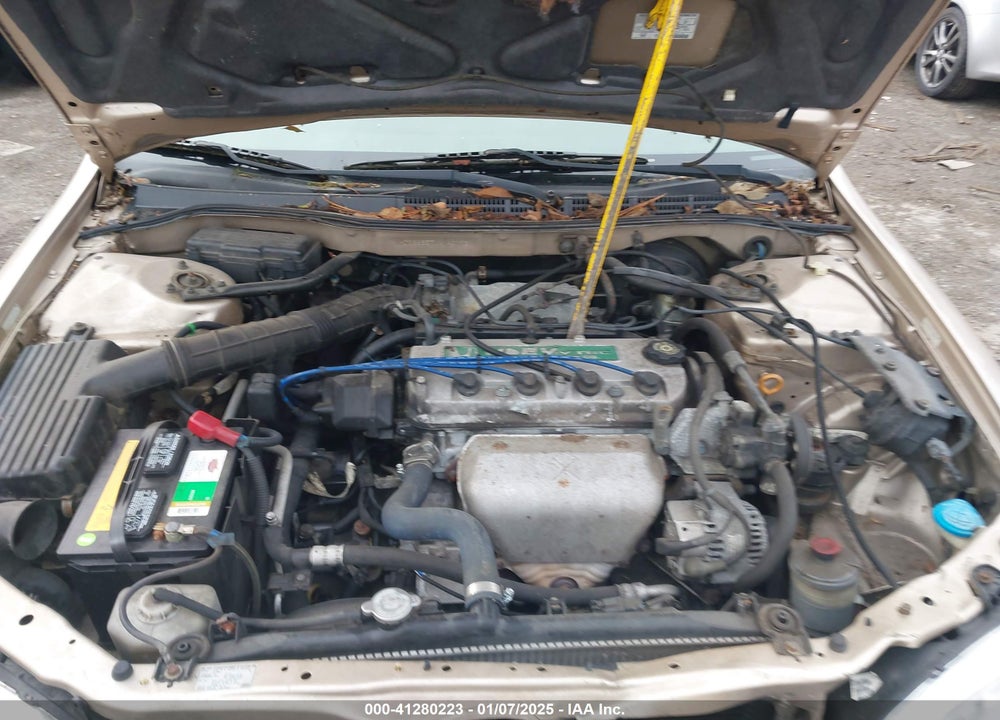2001 HONDA ACCORD 2.3 LX VIN: 1HGCG66551A140198