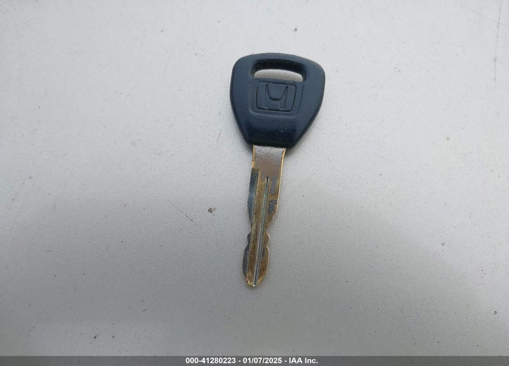 2001 HONDA ACCORD 2.3 LX VIN: 1HGCG66551A140198