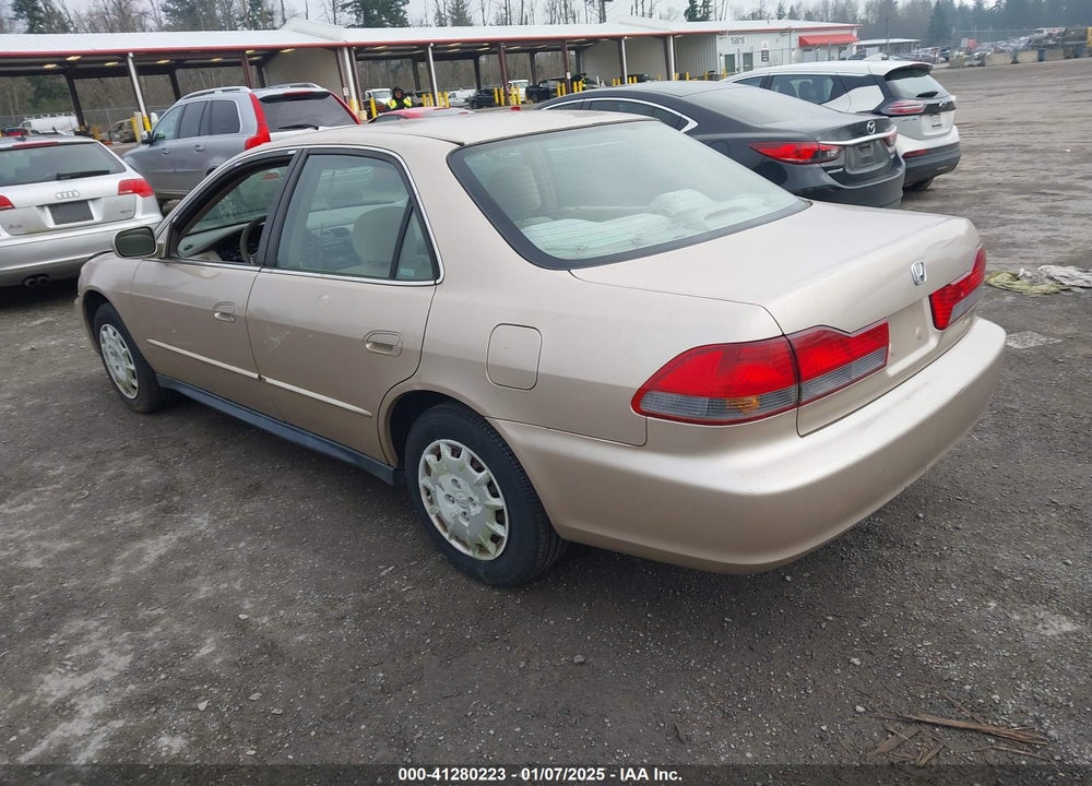 2001 HONDA ACCORD 2.3 LX VIN: 1HGCG66551A140198