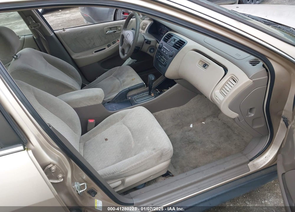 2001 HONDA ACCORD 2.3 LX VIN: 1HGCG66551A140198
