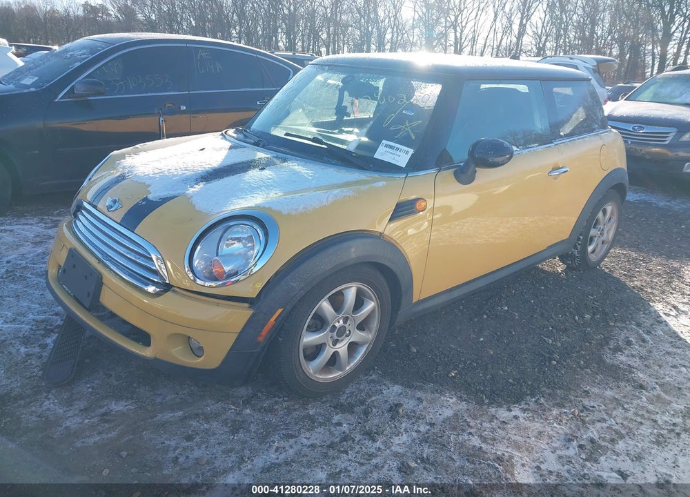 2009 MINI COOPER VIN: WMWMF33549TW78848