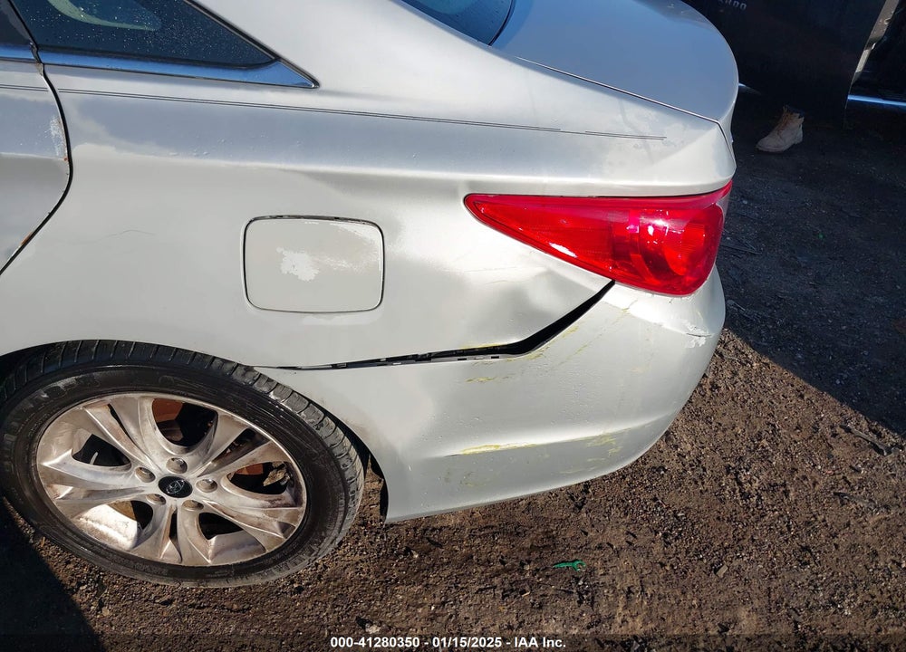 2011 HYUNDAI SONATA VIN: 5NPEC4AC9BH269617