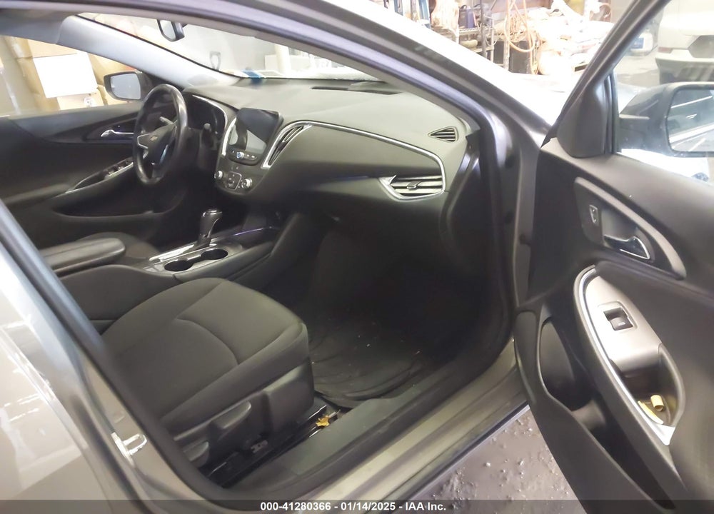 2018 CHEVROLET MALIBU VIN: 1G1ZD5ST3JF215170