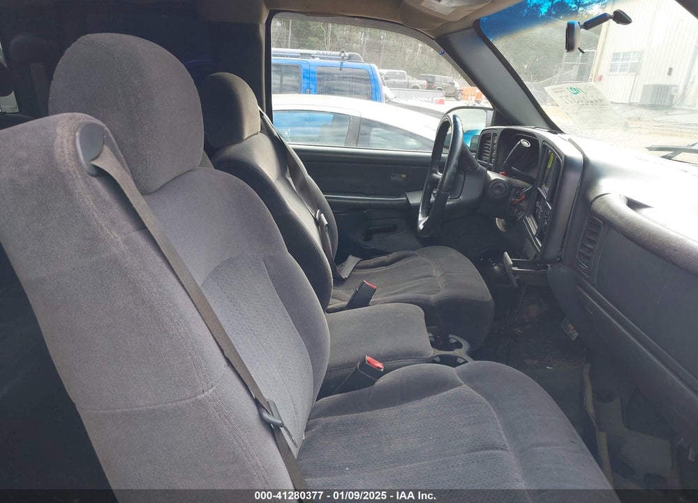 2002 CHEVROLET SILVERADO 1500 LS VIN: 2GCEK19T121298424