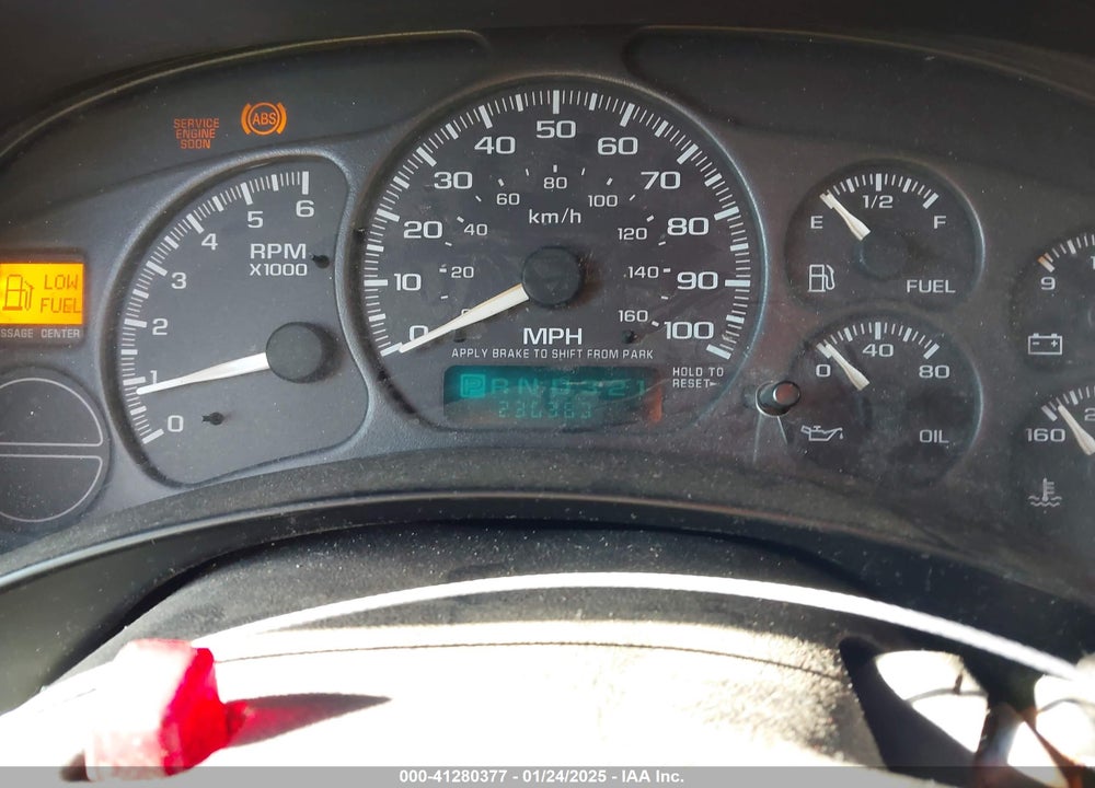 2002 CHEVROLET SILVERADO 1500 LS VIN: 2GCEK19T121298424