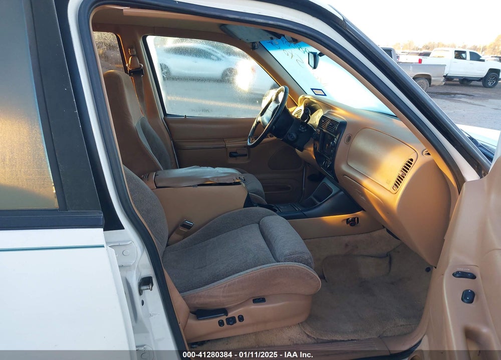 1996 FORD EXPLORER VIN: 1FMDU34X2TZA79469