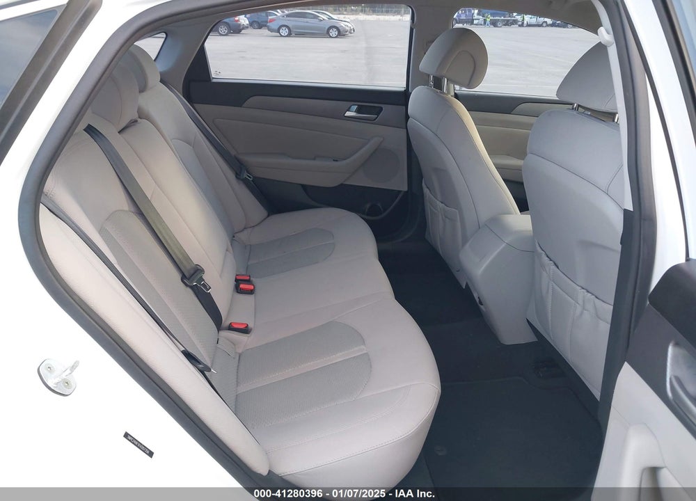 2015 HYUNDAI SONATA VIN: 5NPE24AF1FH207356