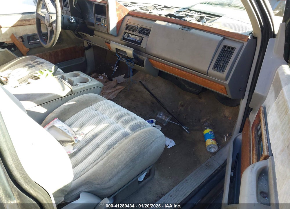 1993 CHEVROLET GMT-400 C1500 VIN: 2GCEC19H3P1176986