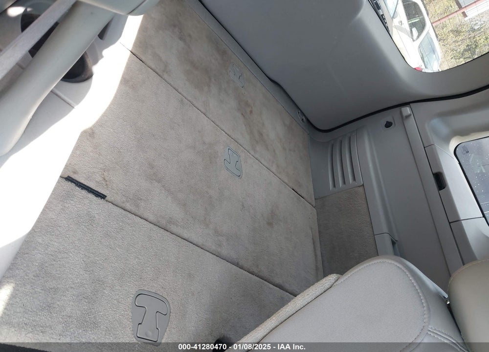 2005 CADILLAC SRX V6 VIN: 1GYEE637050220906