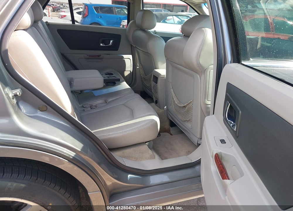 2005 CADILLAC SRX V6 VIN: 1GYEE637050220906