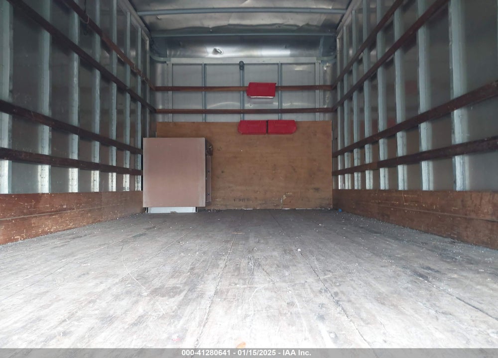 2015 ISUZU NPR DSL REG AT VIN: JALC4W169F7005560