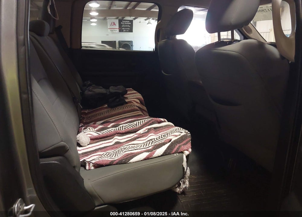 2013 RAM 1500 VIN: 1C6RR6KT0DS592511