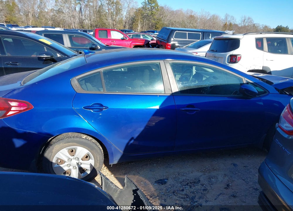 2017 KIA FORTE VIN: 3KPFK4A76HE052419