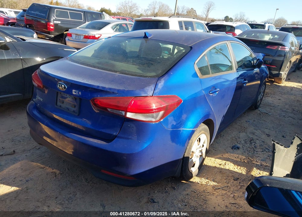 2017 KIA FORTE VIN: 3KPFK4A76HE052419
